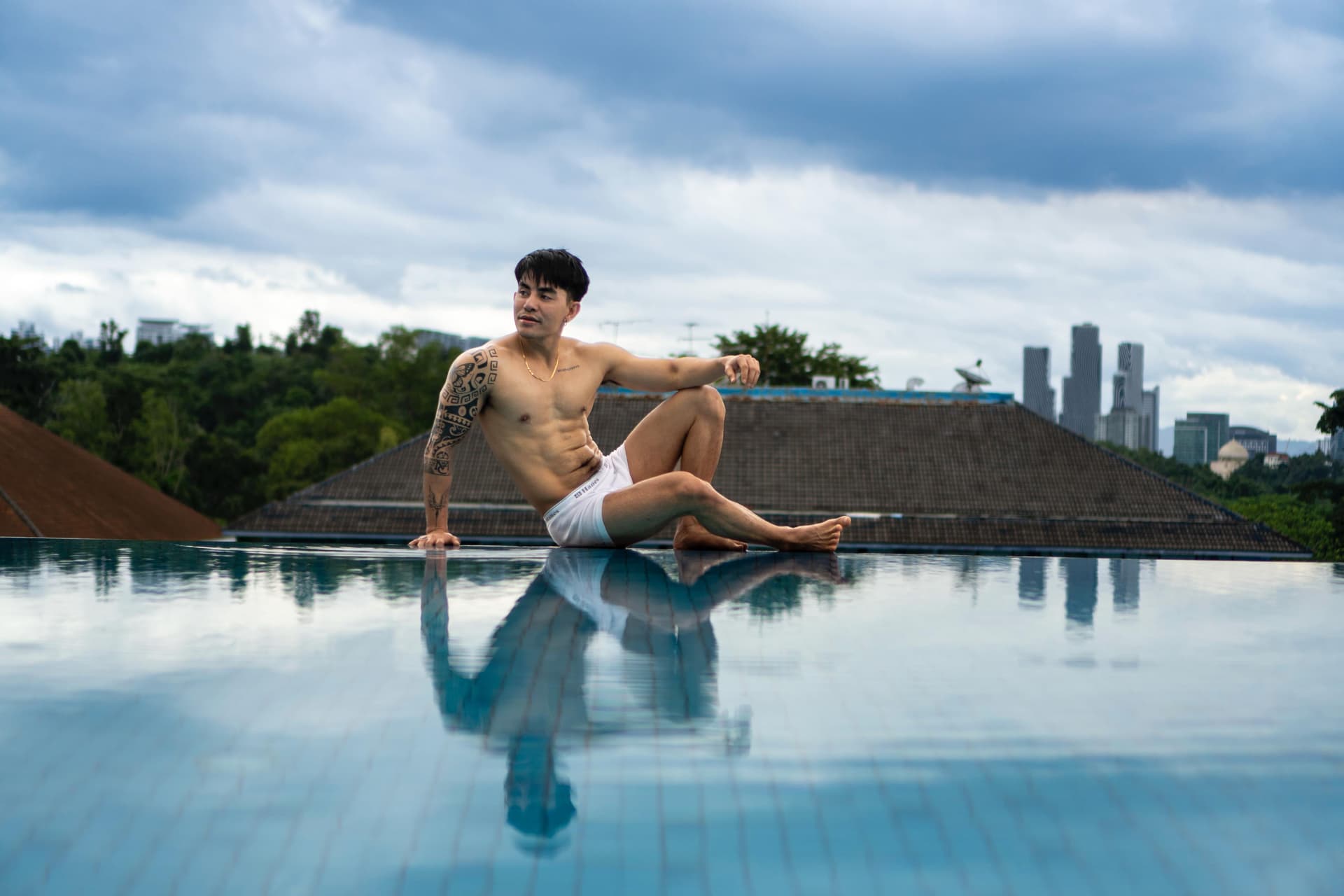 June-EscortMasseur - escort photo 2 in Dubai
