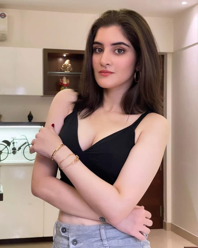 Priya - photo
