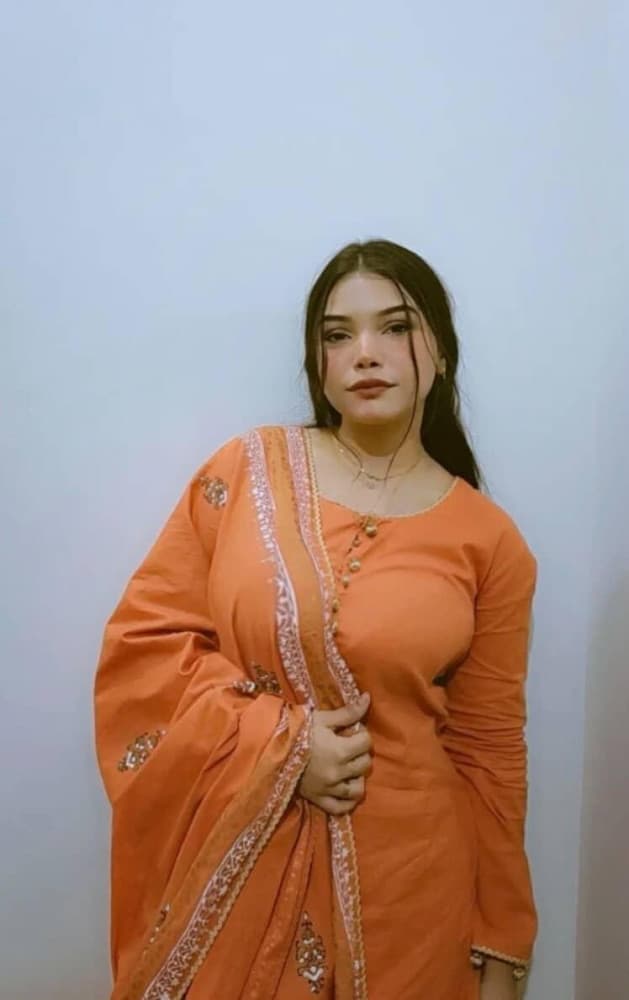 Hania Khan - escort photo 1 in Dubai