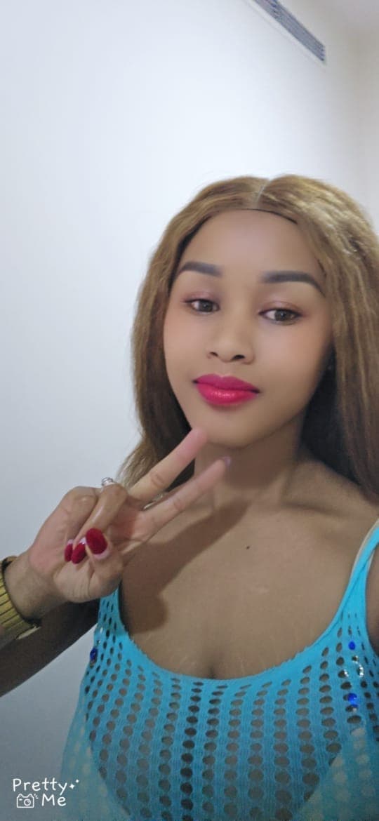 Daniela - escort photo 2 in Dubai