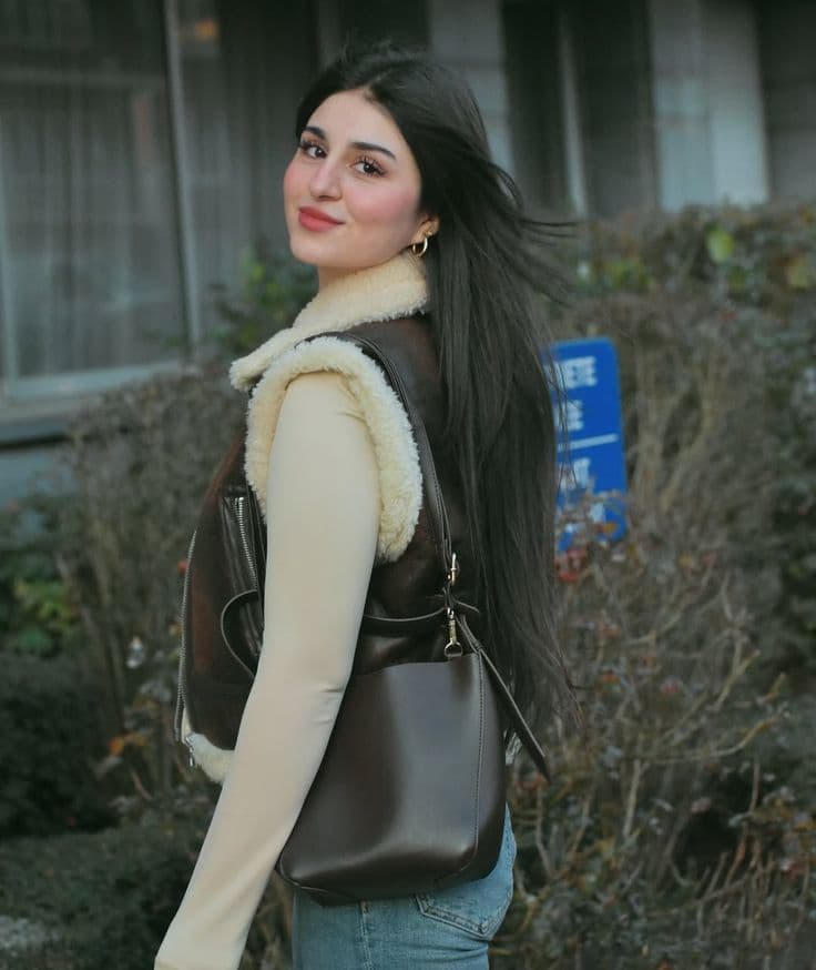 Hina Khan - photo