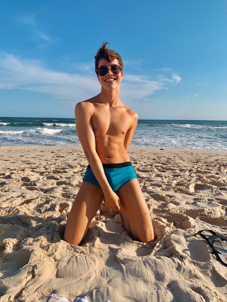 Alex - escort photo 4 in Dubai